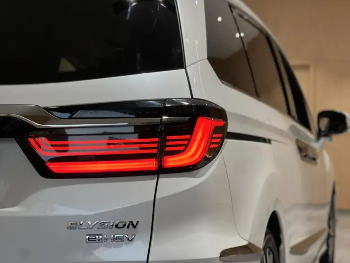 Honda Elysion 2022 Model 2.0L Hybrid Deluxe Edition – фото 7