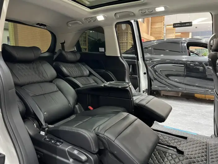 Honda Elysion 2022 Model 2.0L Hybrid Deluxe Edition – фото 21