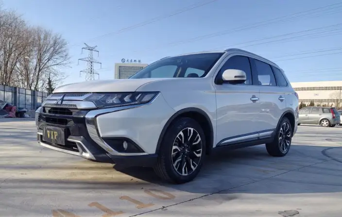 Mitsubishi Outlander 2020 Model 2.4L 4WD Enjoy Edition 5 seat – фото 1