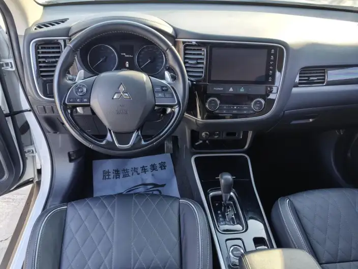 Mitsubishi Outlander 2020 Model 2.4L 4WD Enjoy Edition 5 seat – фото 8