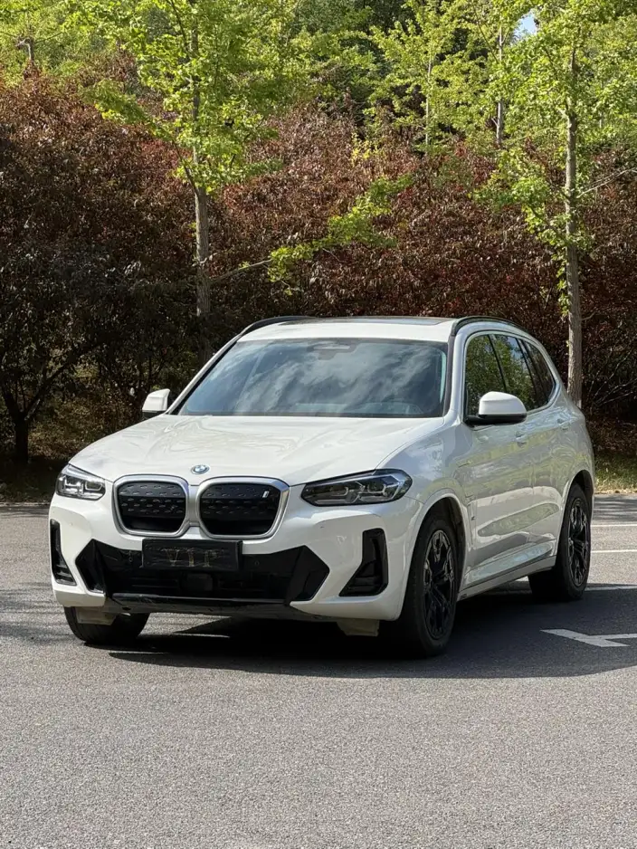 BMW iX3 2024 Model Leading Model – фото 1