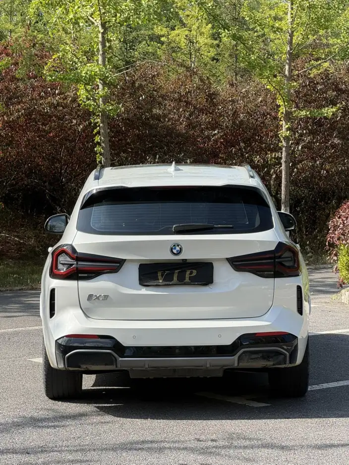 BMW iX3 2024 Model Leading Model – фото 5