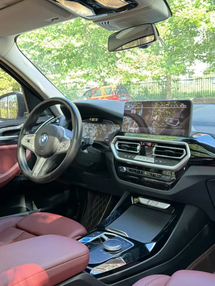 BMW iX3 2024 Model Leading Model – фото 6