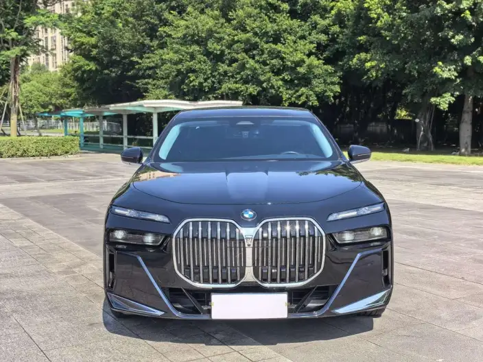 BMW 7 Series 2023 Model 740Li Leading Model M Sports Set
