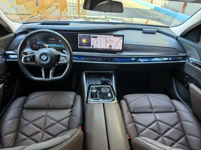 BMW 7 Series 2023 Model 740Li Leading Model M Sports Set – фото 11