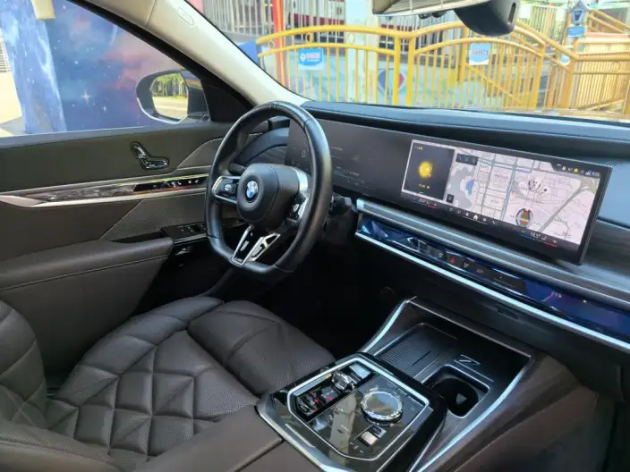 BMW 7 Series 2023 Model 740Li Leading Model M Sports Set – фото 16