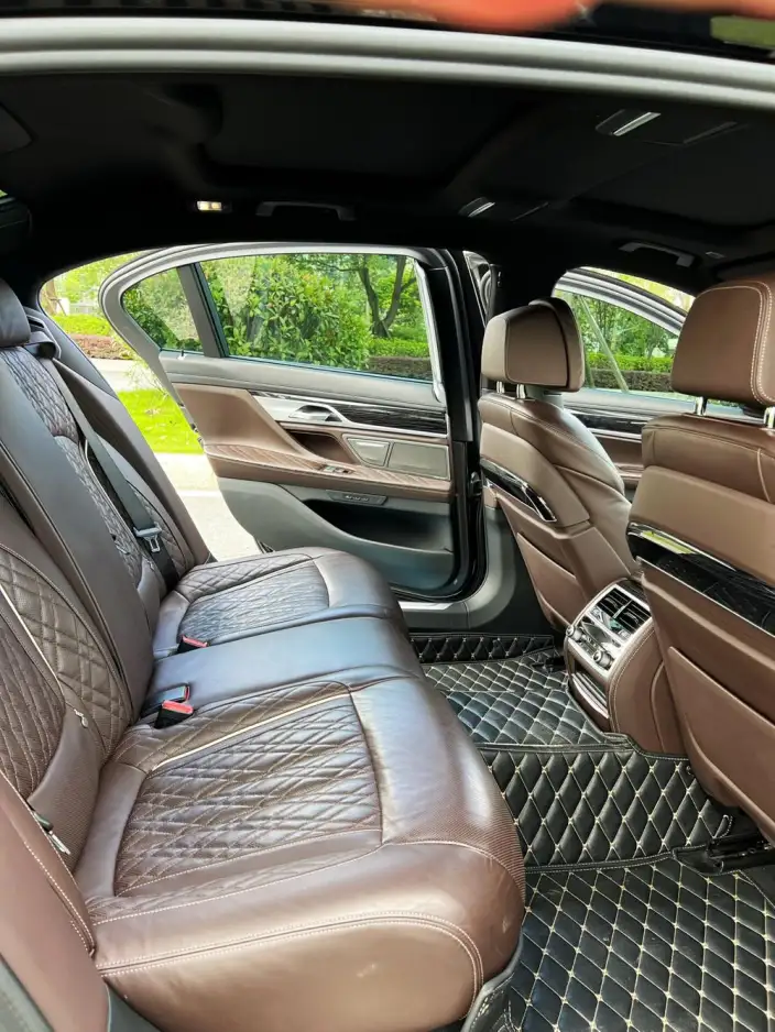 BMW 7 Series 2021 Model 740Li Leading Model M Sports Set – фото 6