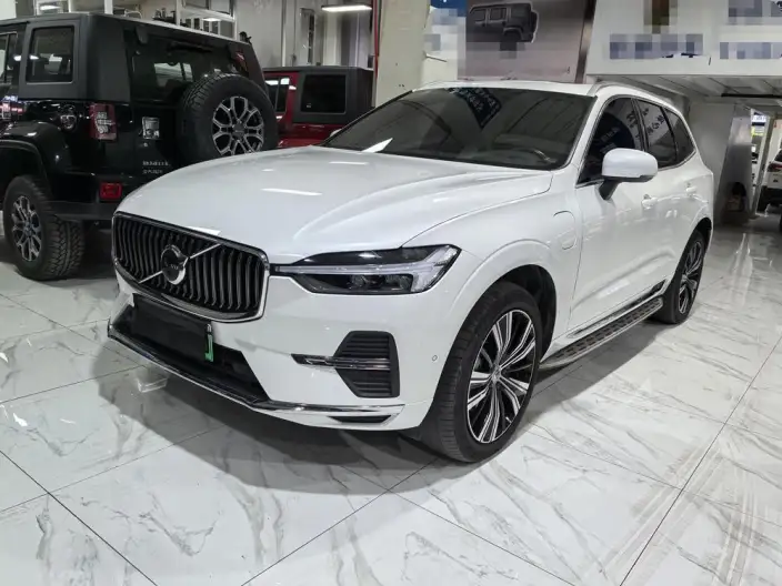 Volvo XC60 PHEV 2022 Model T8 4WD Smart Range Sports Edition – фото 1