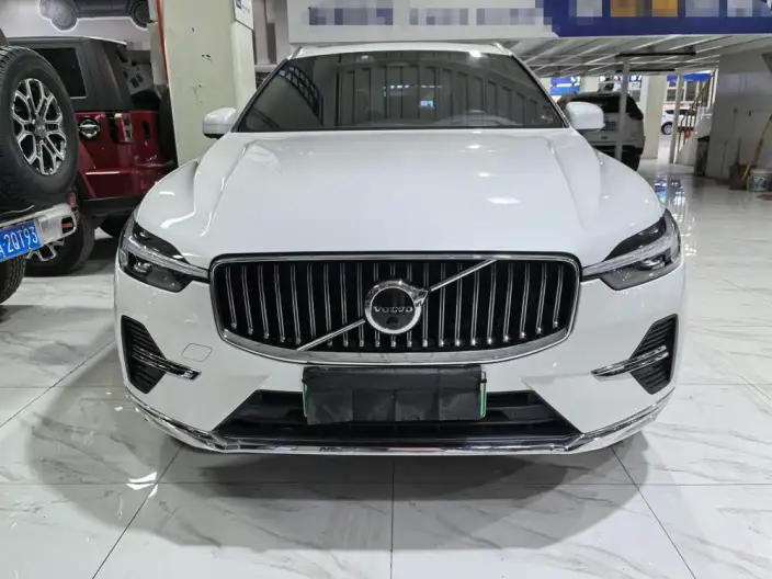 Volvo XC60 PHEV 2022 Model T8 4WD Smart Range Sports Edition – фото 2