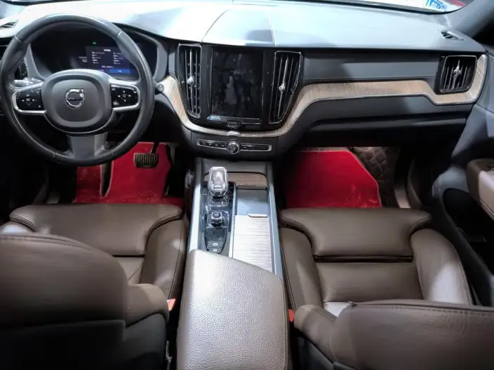 Volvo XC60 PHEV 2022 Model T8 4WD Smart Range Sports Edition – фото 7