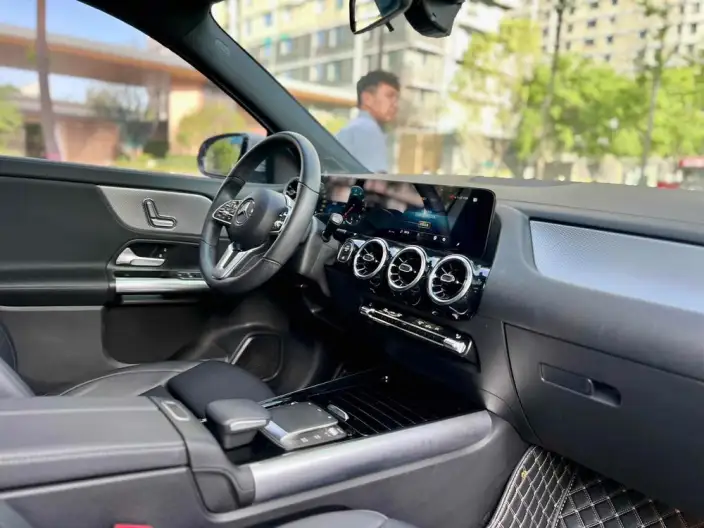 Mercedes-Benz GLA 2022 Model GLA 200 – фото 8