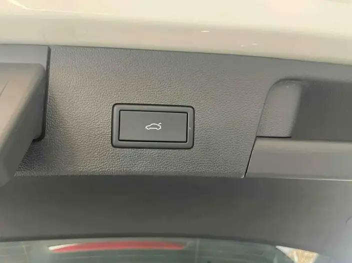 Volkswagen Tharu 2024 Model 300TSI 2WD Crescent Moon Edition – фото 5