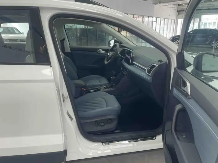 Volkswagen Tharu 2024 Model 300TSI 2WD Crescent Moon Edition – фото 12