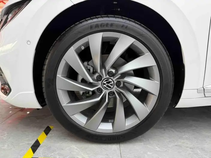 Volkswagen CC 2024 Model 380TSI Eye-catching version – фото 14