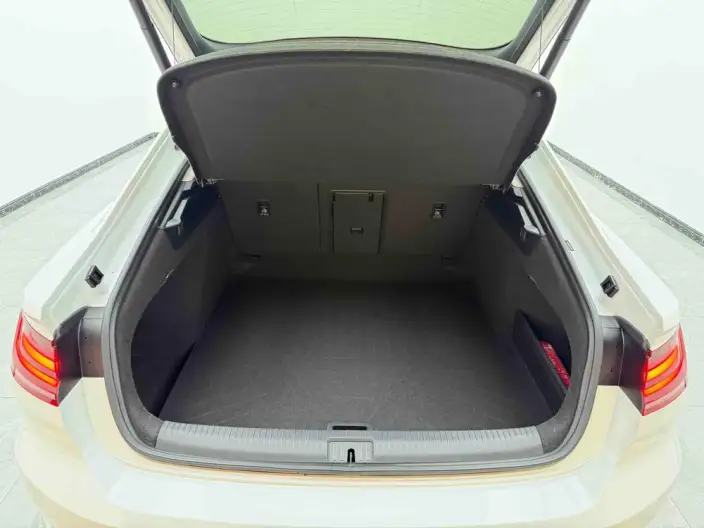 Volkswagen CC 2024 Model 380TSI Eye-catching version – фото 28