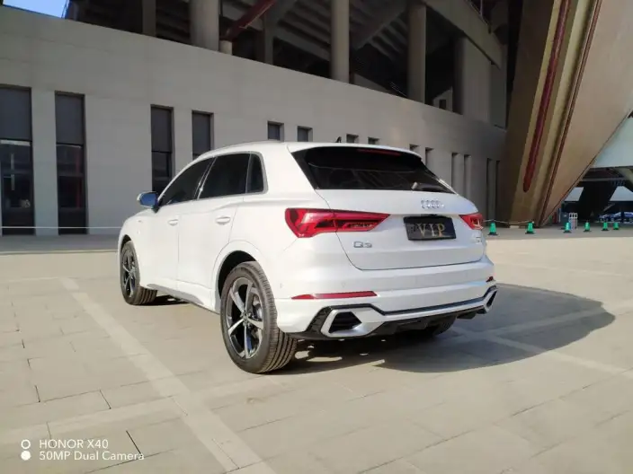 AUDI Q3 2025 Model quattro 45th Anniversary Collector Edition Edition 35 TFSI Fashion Dynamic Model – фото 4