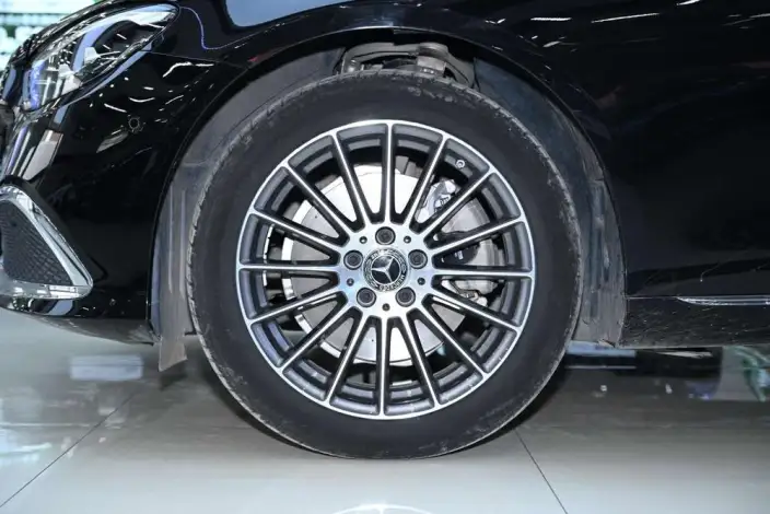 Mercedes-Benz E-Class 2023 Model E 260 L sedan – фото 13