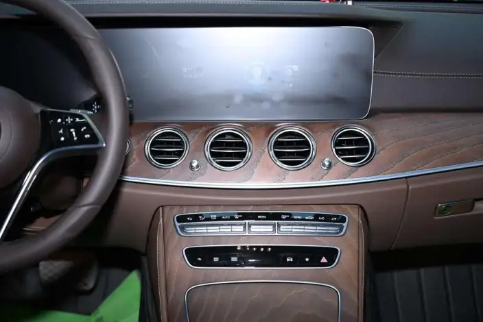 Mercedes-Benz E-Class 2023 Model E 260 L sedan – фото 14