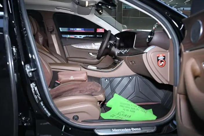 Mercedes-Benz E-Class 2023 Model E 260 L sedan – фото 15