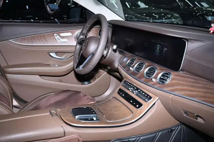 Mercedes-Benz E-Class 2023 Model E 260 L sedan – фото 18