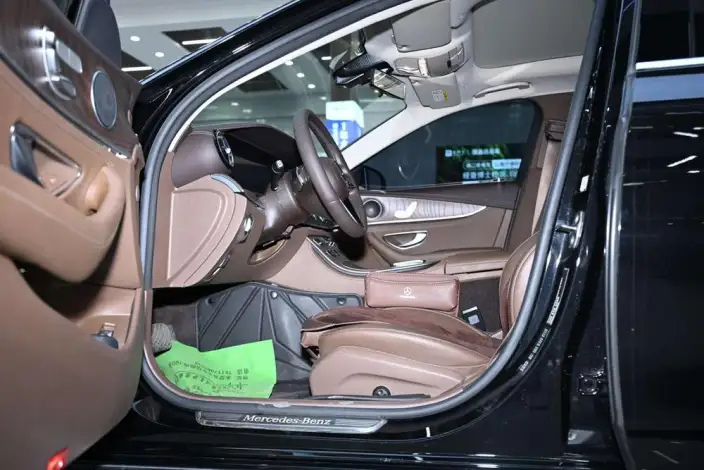 Mercedes-Benz E-Class 2023 Model E 260 L sedan – фото 19