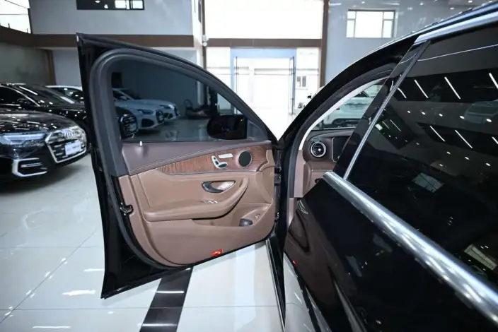 Mercedes-Benz E-Class 2023 Model E 260 L sedan – фото 21