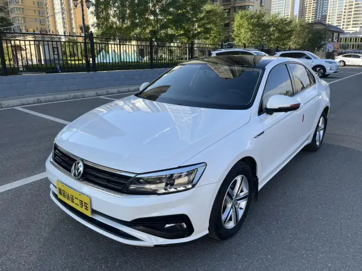 Volkswagen Lamando 2021 Model 230TSI DSG Fashion edition – фото 1