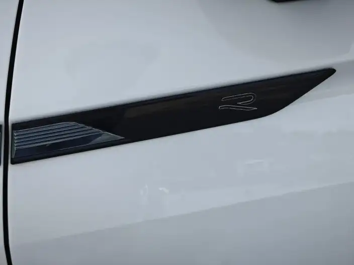 Volkswagen Tiguan L 2021 Model 330TSI Automatic 2WD R-Line Enjoy the version more – фото 11
