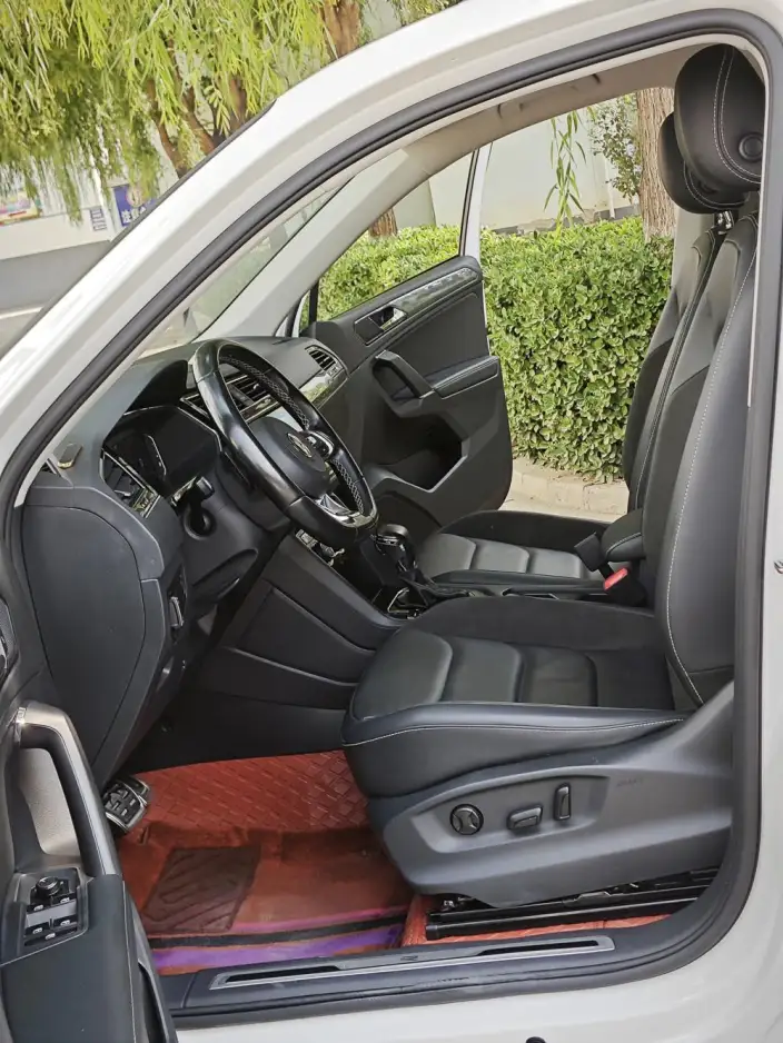 Volkswagen Tiguan L 2021 Model 330TSI Automatic 2WD R-Line Enjoy the version more – фото 15