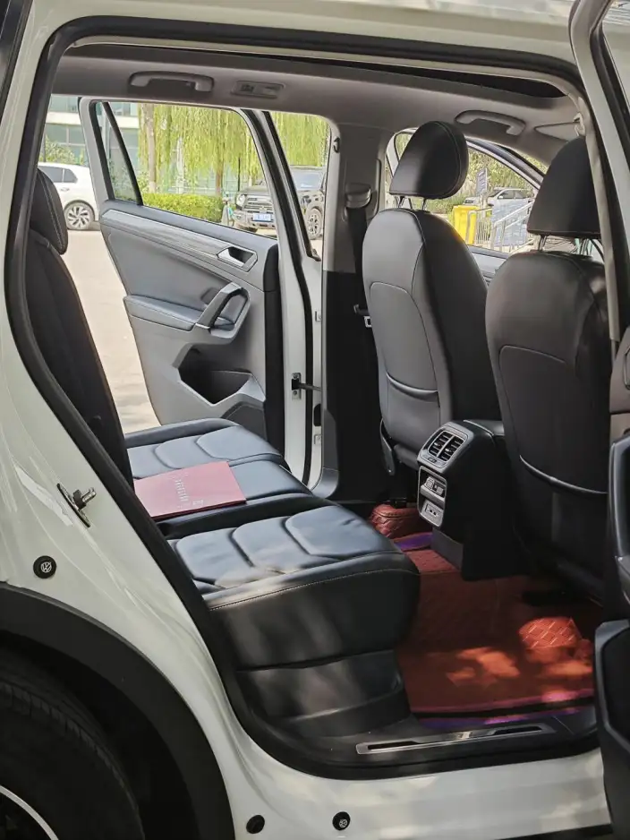 Volkswagen Tiguan L 2021 Model 330TSI Automatic 2WD R-Line Enjoy the version more – фото 16