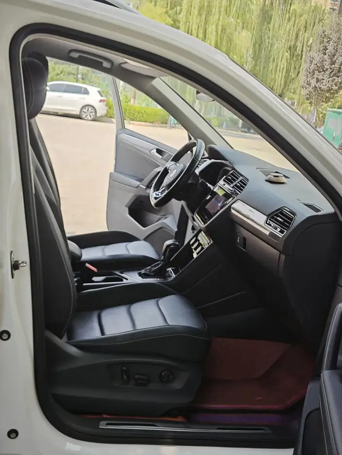 Volkswagen Tiguan L 2021 Model 330TSI Automatic 2WD R-Line Enjoy the version more – фото 22