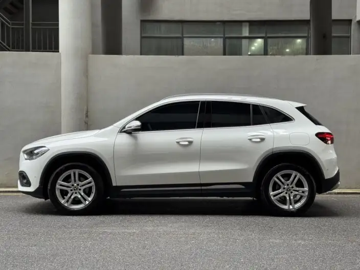 Mercedes-Benz GLA 2022 Model GLA 180 – фото 3