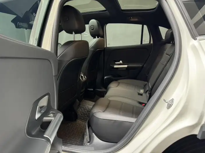 Mercedes-Benz GLA 2022 Model GLA 180 – фото 25