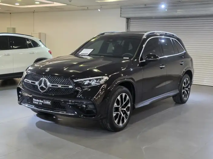 Mercedes-Benz GLC 2023 Model GLC 260 L 4MATIC Luxury Model 5 seat – фото 1