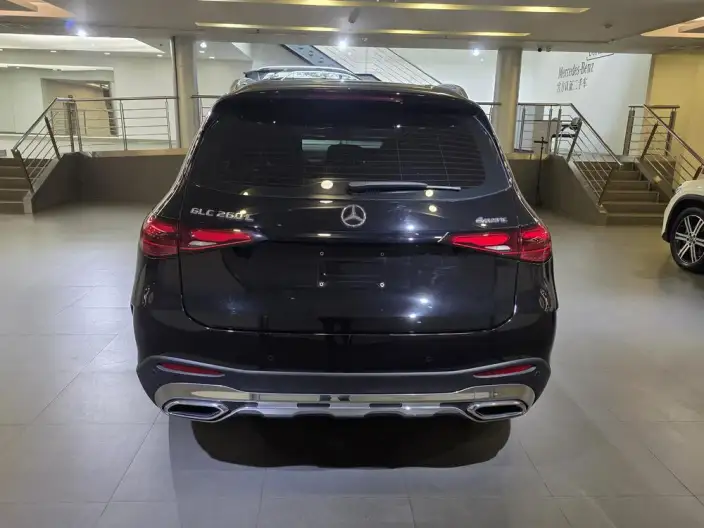 Mercedes-Benz GLC 2023 Model GLC 260 L 4MATIC Luxury Model 5 seat – фото 6
