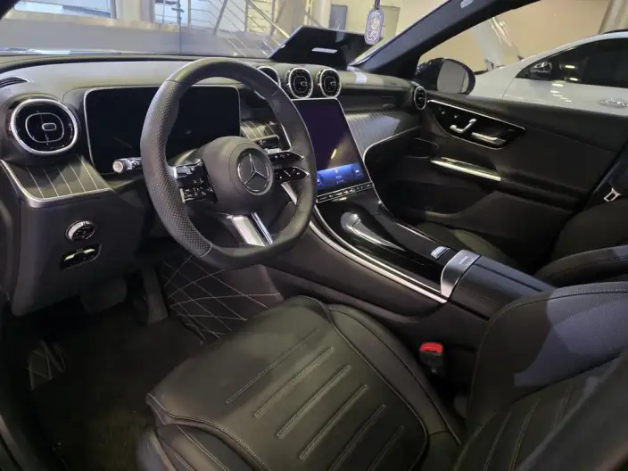 Mercedes-Benz GLC 2023 Model GLC 260 L 4MATIC Luxury Model 5 seat – фото 11