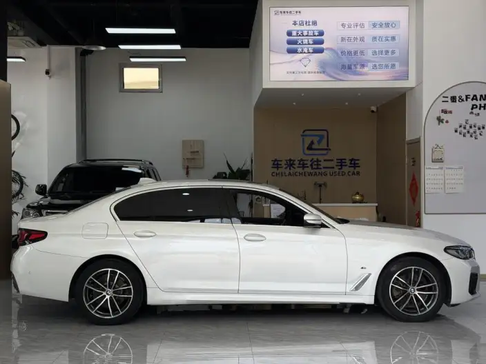 BMW 5 Series 2022 Model Facelift 525Li M Sports Set – фото 5