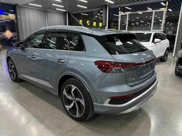 Audi Q4 e-tron 2023 Model 50 e-tron quattro Genesis Edition – фото 3