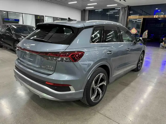 Audi Q4 e-tron 2023 Model 50 e-tron quattro Genesis Edition – фото 5