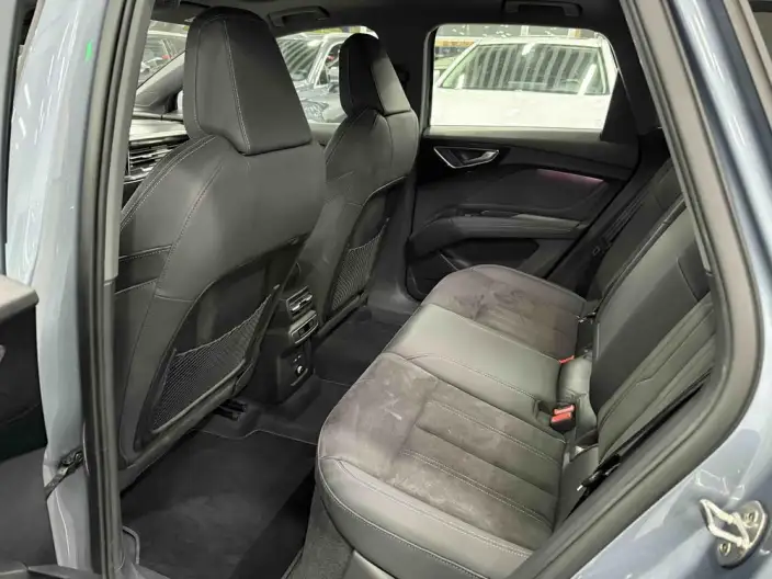 Audi Q4 e-tron 2023 Model 50 e-tron quattro Genesis Edition – фото 9