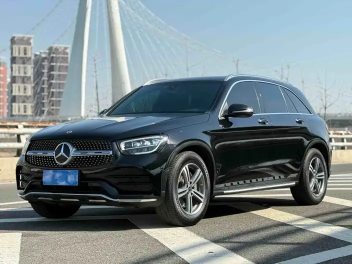 Mercedes-Benz GLC 2020 Model GLC 260 L 4MATIC Luxury Model – фото 1