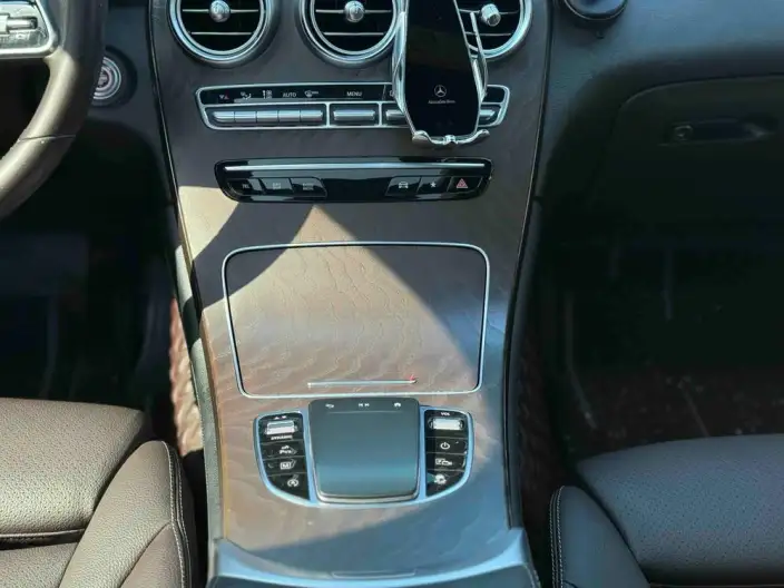Mercedes-Benz GLC 2020 Model GLC 260 L 4MATIC Luxury Model – фото 8