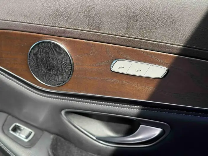 Mercedes-Benz GLC 2020 Model GLC 260 L 4MATIC Luxury Model – фото 9