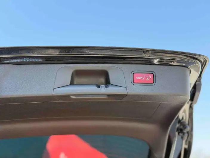 Mercedes-Benz GLC 2020 Model GLC 260 L 4MATIC Luxury Model – фото 10