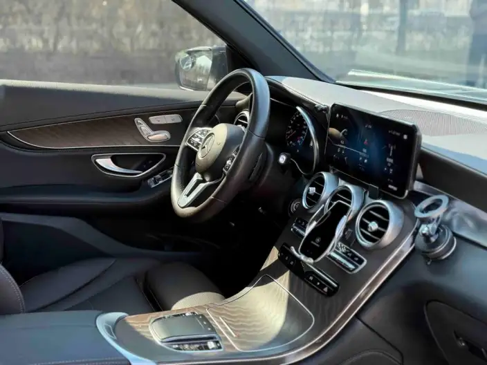 Mercedes-Benz GLC 2020 Model GLC 260 L 4MATIC Luxury Model – фото 14