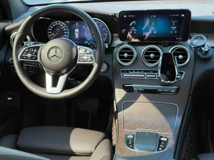 Mercedes-Benz GLC 2020 Model GLC 260 L 4MATIC Luxury Model – фото 15