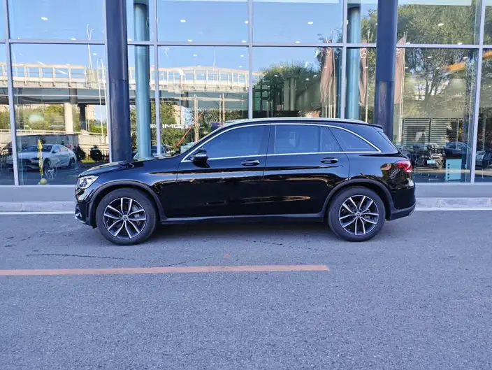 Mercedes-Benz GLC 2022 Model GLC 260 L 4MATIC Luxury Model – фото 3