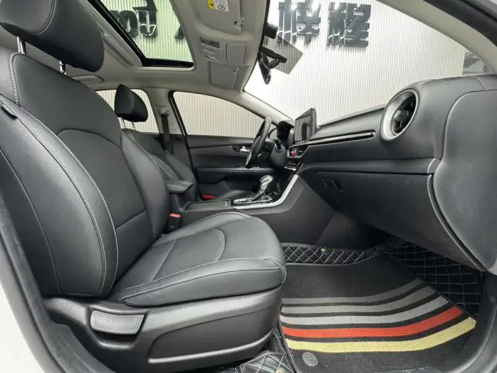 Kia K3 2021 Model 1.5L IVT Fashion Edition – фото 19