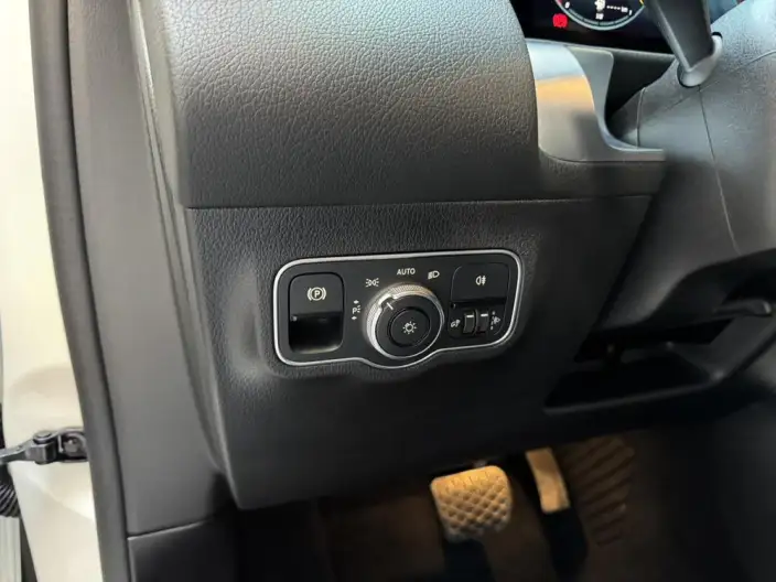 Mercedes-Benz GLB 2021 Model GLB 180 Dynamic Model – фото 19