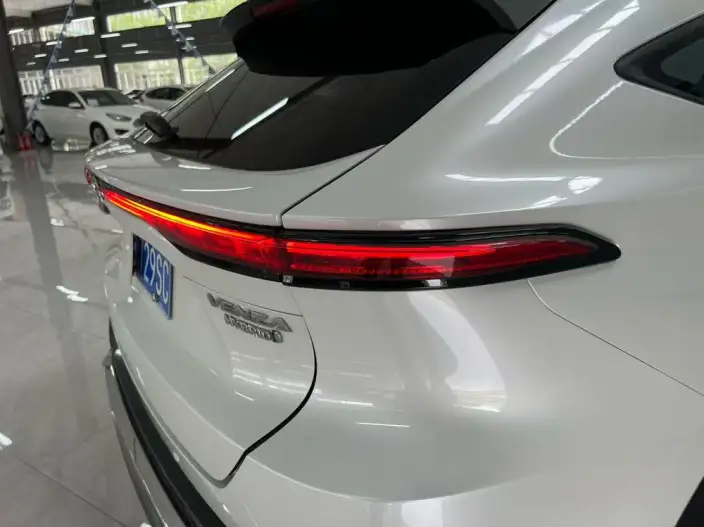 Venza 2023 Model Hybrid 2.5L CVT 2WD Premium Edition – фото 5